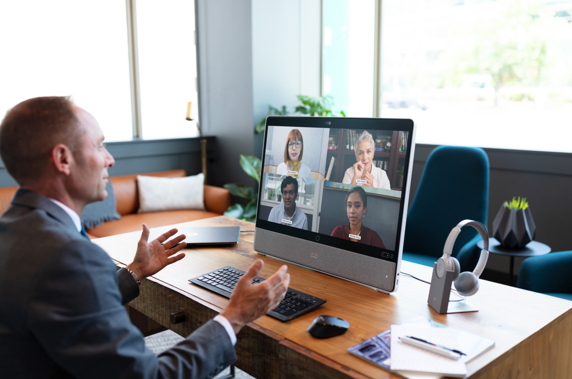 Benutzer werden zu Webex Meetings hinzugefügt und einbezogen.